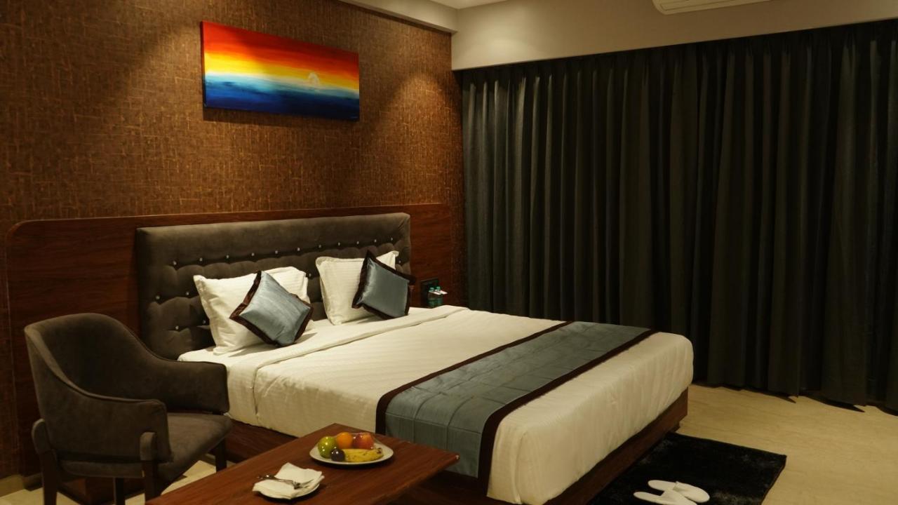 Alaukik 4*