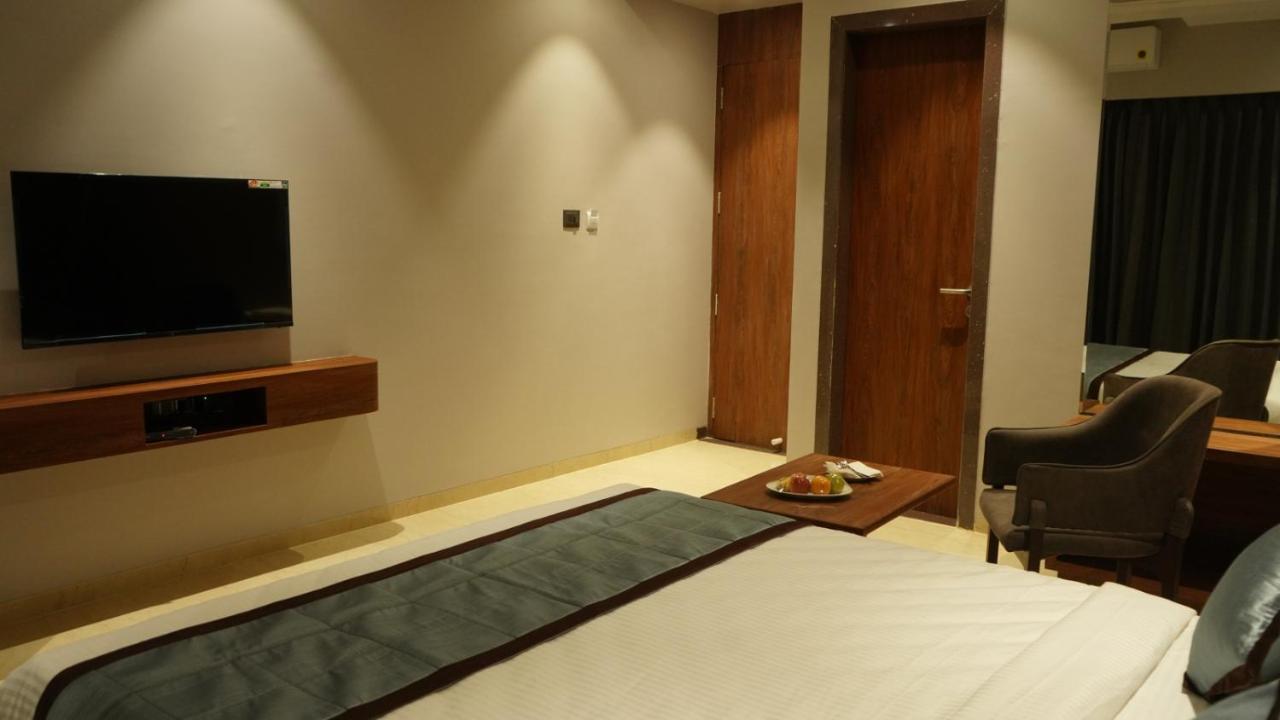 Alaukik Hotel Shirdi