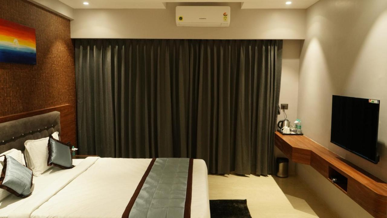 Alaukik Hotel