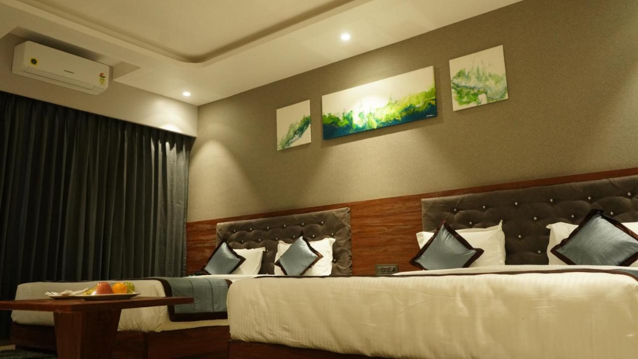 Alaukik 4*
