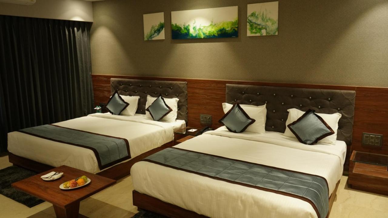 Alaukik 4*