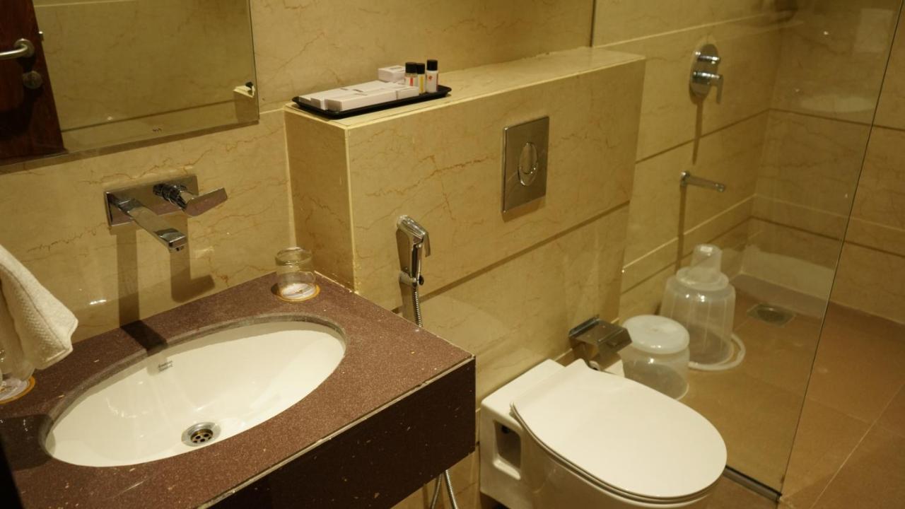 Alaukik 4*