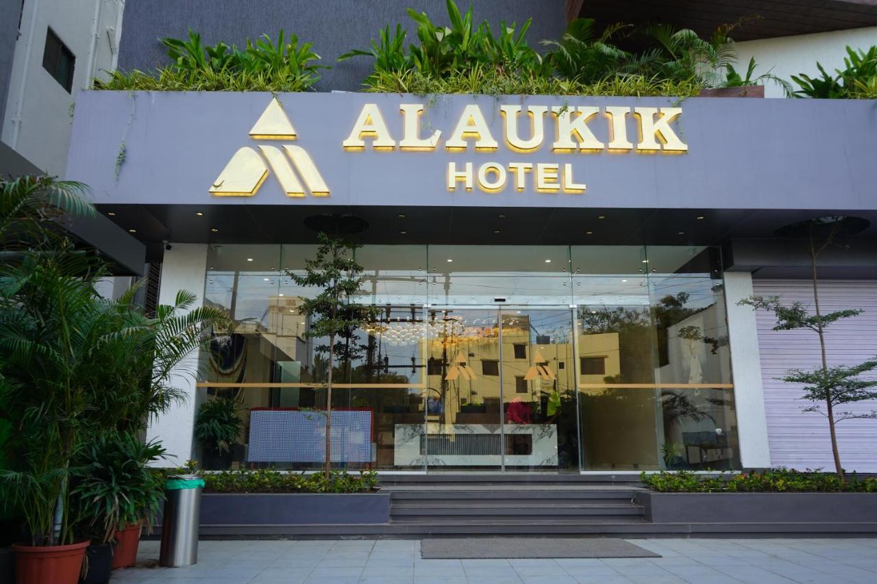Hotel Alaukik